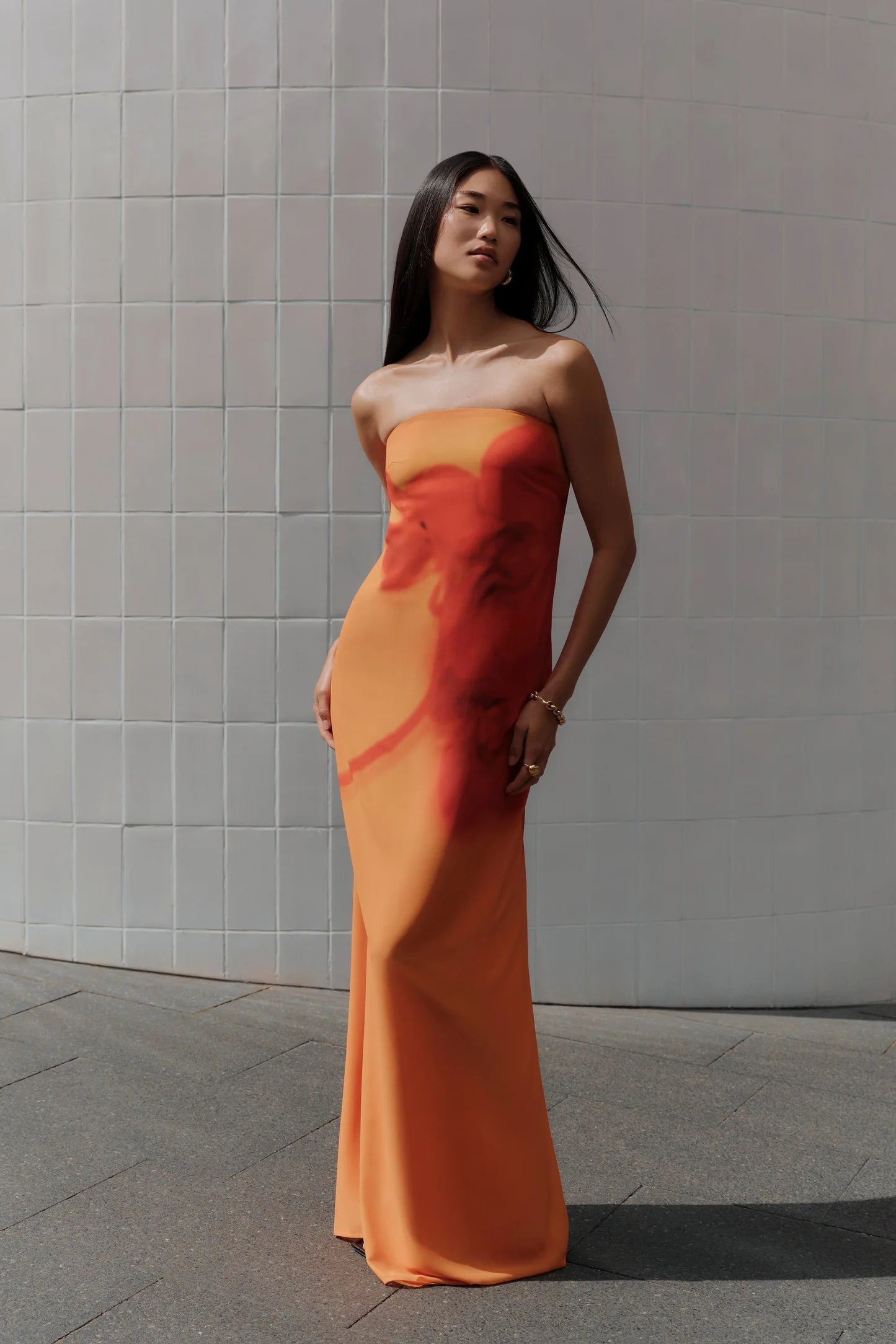 MESHKI AMAYA STRAPLESS MAXI DRESS KOI ORCHID PRINT SIZE 8